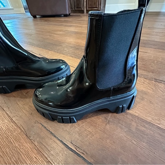 Jenny Chinese laundry black rubber patent leather lug boots round toe nwot - Picture 3 of 9